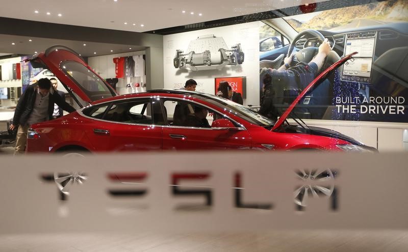 Tesla's India moves - and dashboard manipulation allegations: This week in EVs