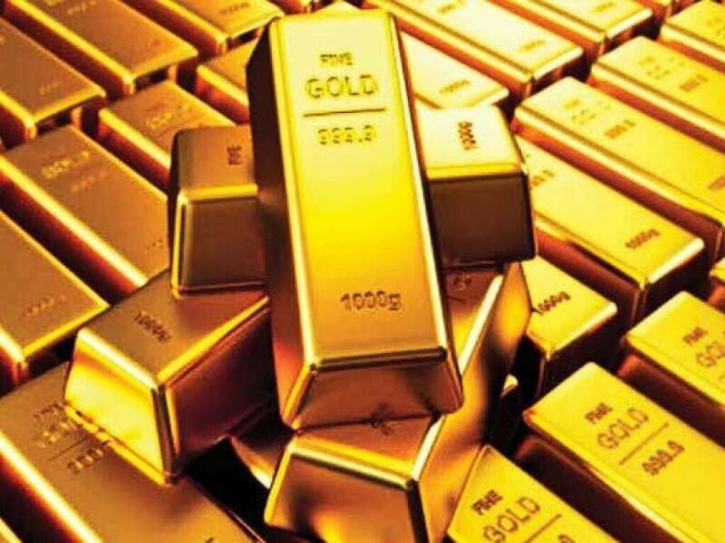 Gold price per tola falls Rs900 in Pakistan