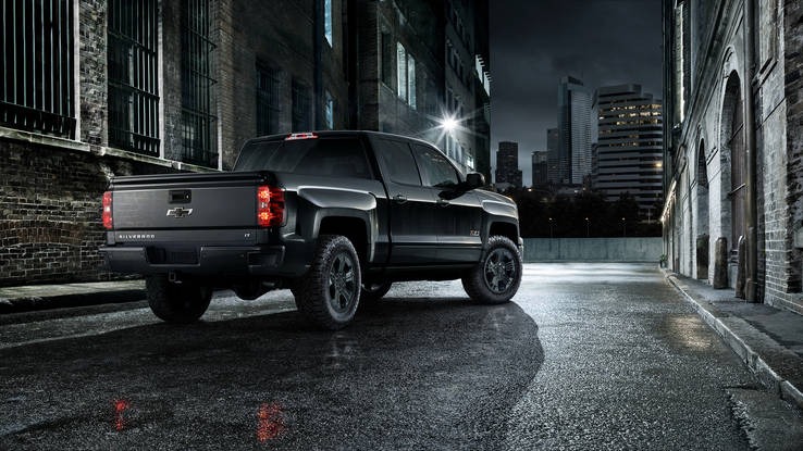 2015 Chevy Silverado Midnight Edition review notes: Always bet on black