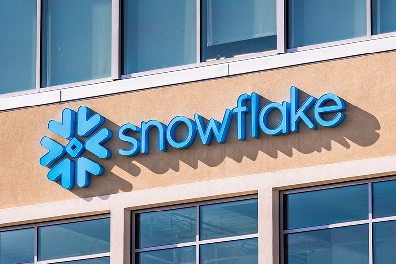 Midday movers: Snowflake slumps, Okta rises, and more