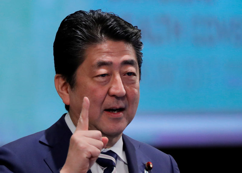 Abe says Japan making steady progress in ending deflation