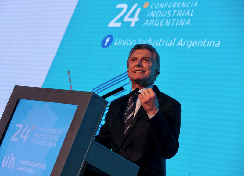 Argentine peso falls as government hammers out new IMF deal