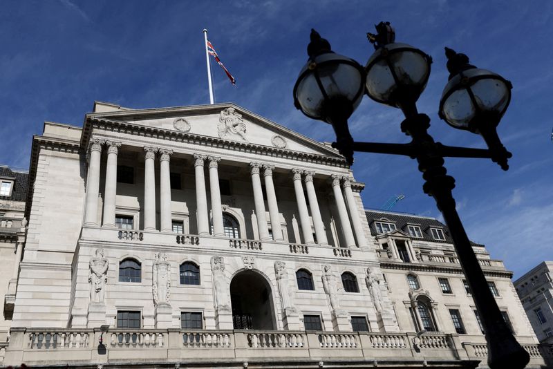 Bank of England puts high rates 