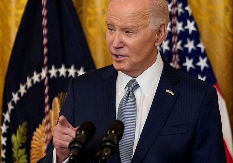 Biden to meet congressional leaders with shutdown clock ticking