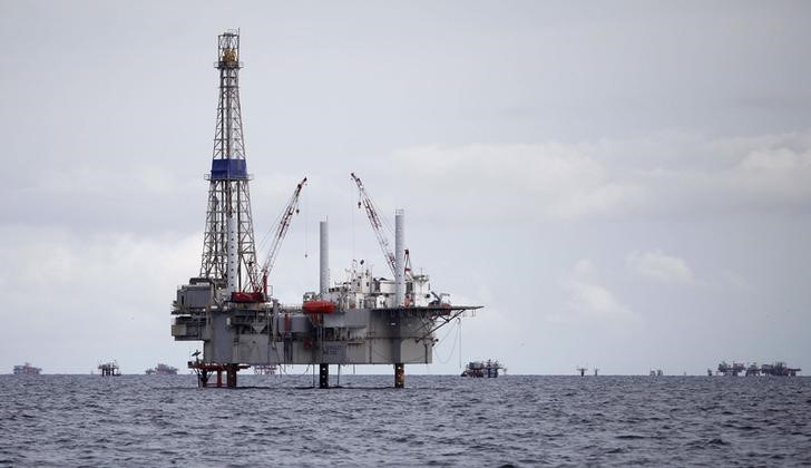 Big Oil executives jet to Rio for deepwater oil sale