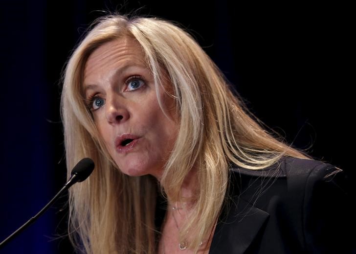 Brainard Backs Gradual Fed Hikes, Vows Vigilance as Risks Arise