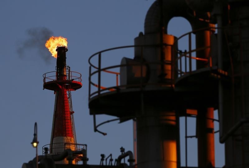 Oil rally cools as focus remains on Israel-Hamas war, more Fed cues