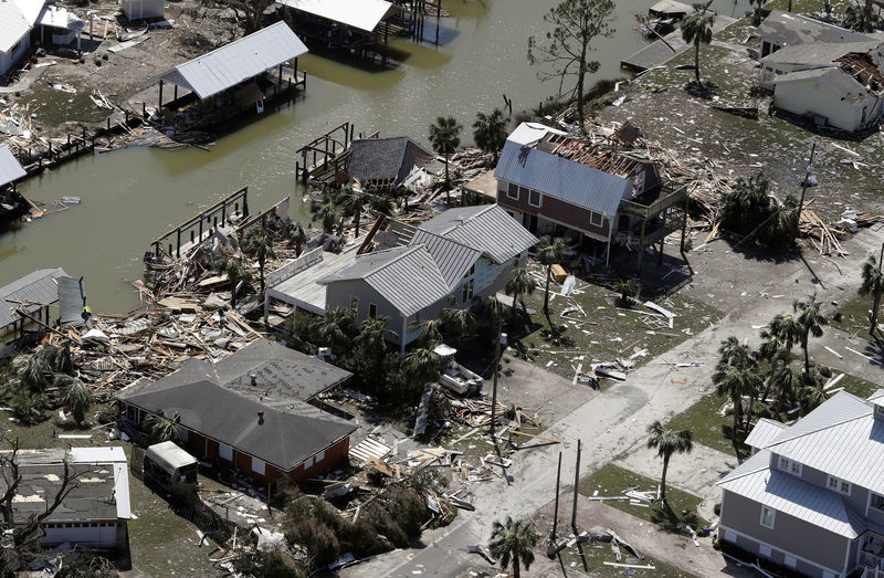 Death toll from Michael seen rising as Florida towns remain cut off