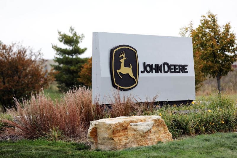 Deere posts profit surge on soaring farm income