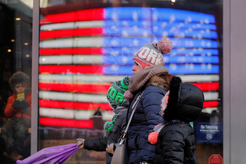 Eastern U.S. braces for winter storm as bitter cold remains