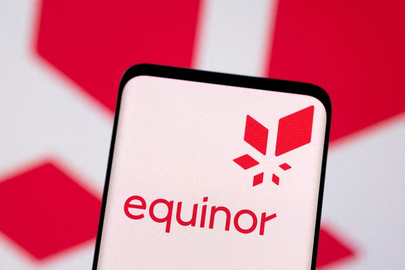Equinor Q4 operating profit beats forecast, trims payout