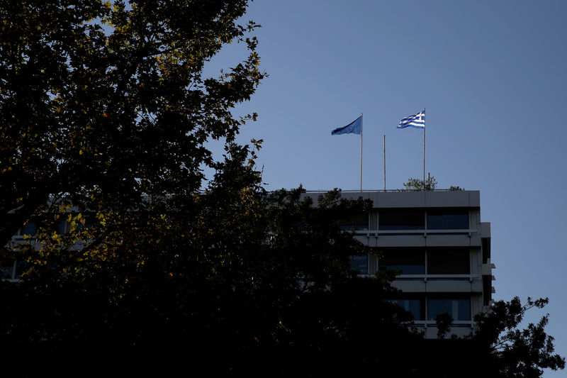 EU Commission clears Greek budget, says needs to accelerate reforms