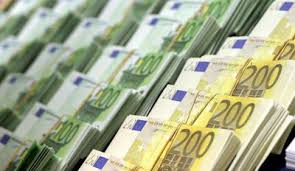 Euro, yen surge as risk aversion intensifies; dollar takes a hit