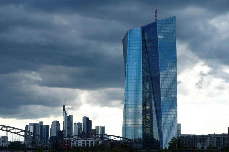 Euro zone regulators to set new binding capital targets for banks