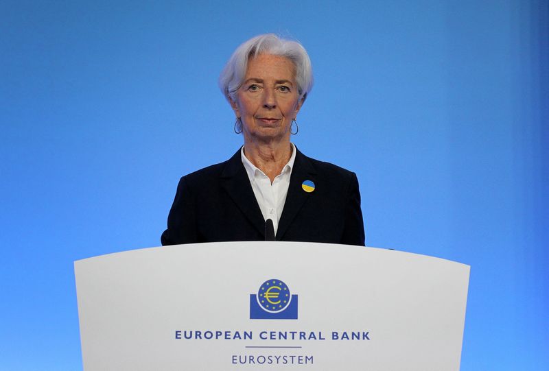 Expect ECB, Fed to be out of sync: ECB