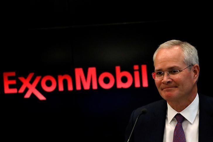 Exxon Mobil boosted CEO pay to .5 million for 2017