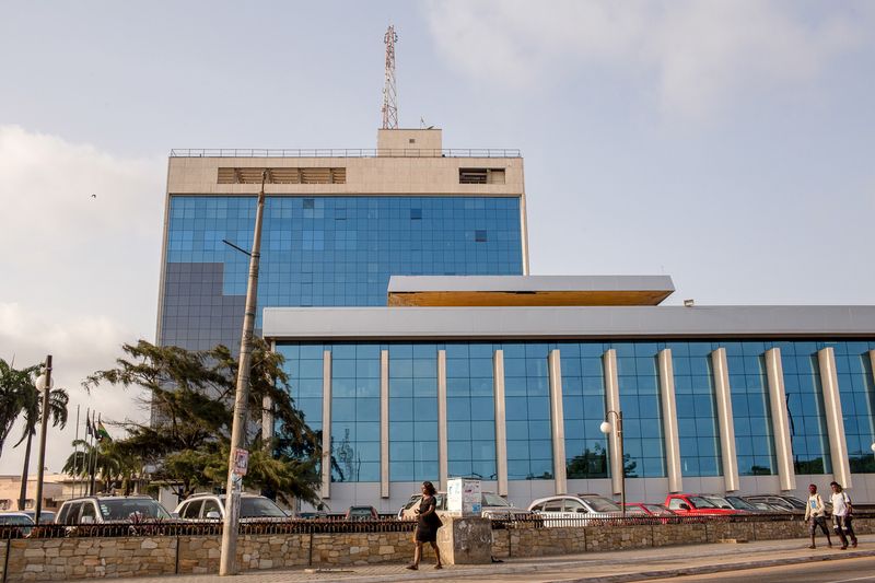 Ghana central bank holds policy rate at 29.5% as inflation slows