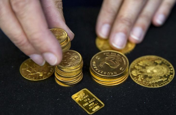 Gold Up Ahead of Fed Meeting Minutes, U.S. Inflation Data