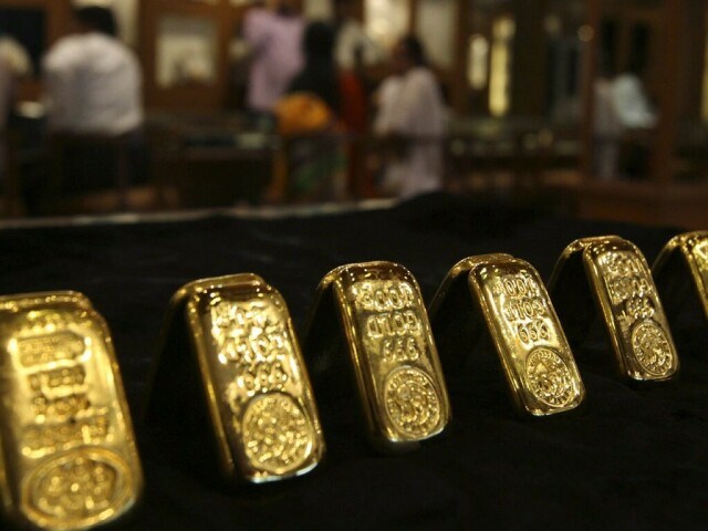 Gold price shoots to record high, now stands at Rs202,500 per tola