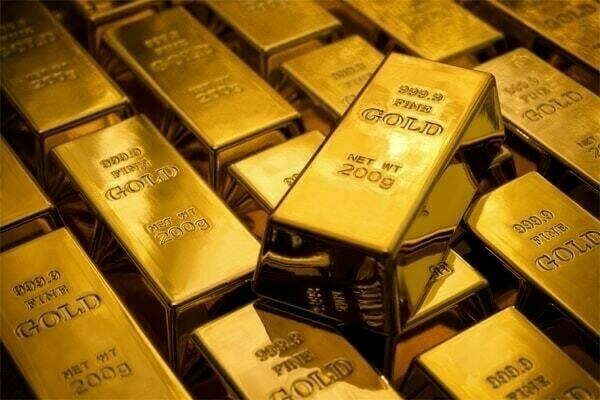 Gold prices drift lower