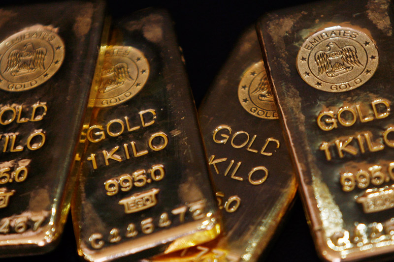 Gold futures decline amid rising U.S. Treasury yields and stable banking sector