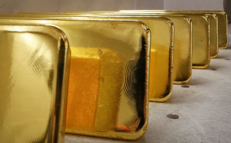 Gold notches 4% weekly gain as record run continues