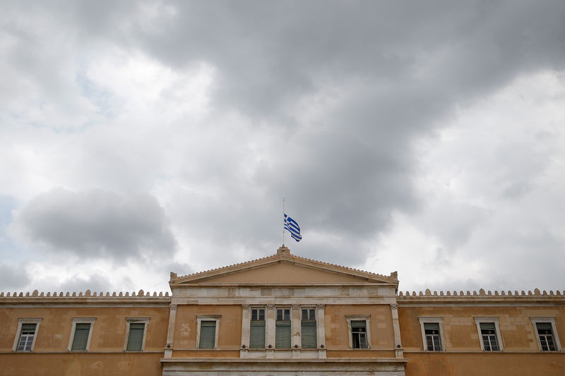 Greece gets investor thumbs-up with first 10-year bond sale since crisis Greece gets investor thumbs-up with first 10-year bond sale since crisis