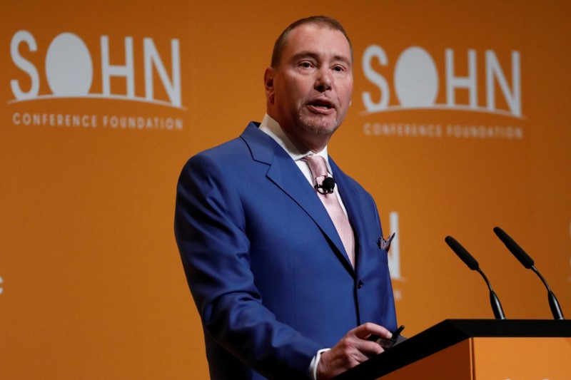 Gundlach says buy oil producers, bet against Facebook: conference