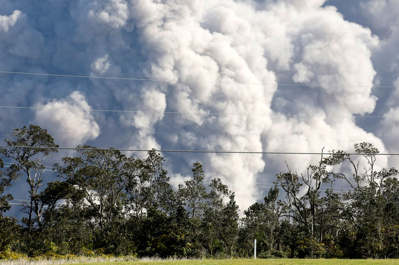 Hawaii faces new threat from volcano - gassy, glassy laze