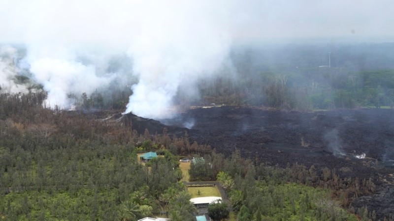 Hawaii residents shaken by tremors, brace for new lava outbreaks