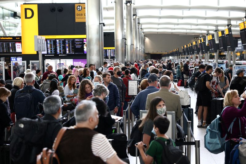 Heathrow Airport warns of possible travel slowdown this winter