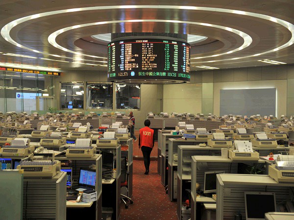 Hong Kong stocks down in morning session