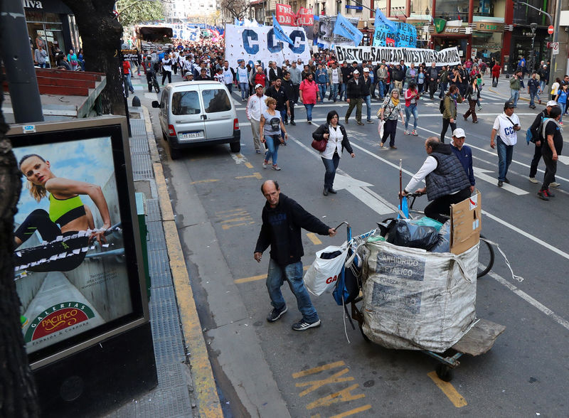 IMF aims for quick conclusion to Argentina talks, peso climbs