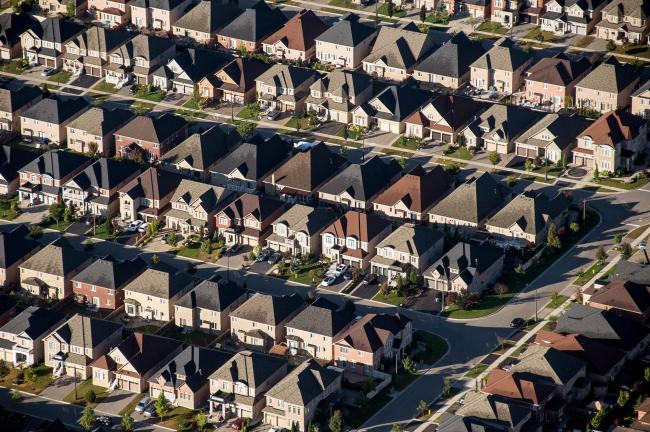 IMF Flags Housing, Competitiveness as Canada Economy Risks