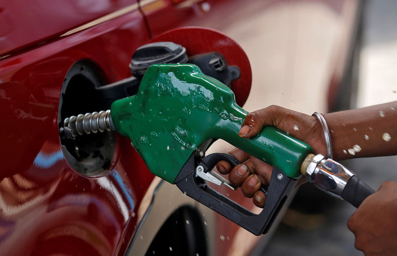 India seeks to reassure markets on deregulation of fuel prices