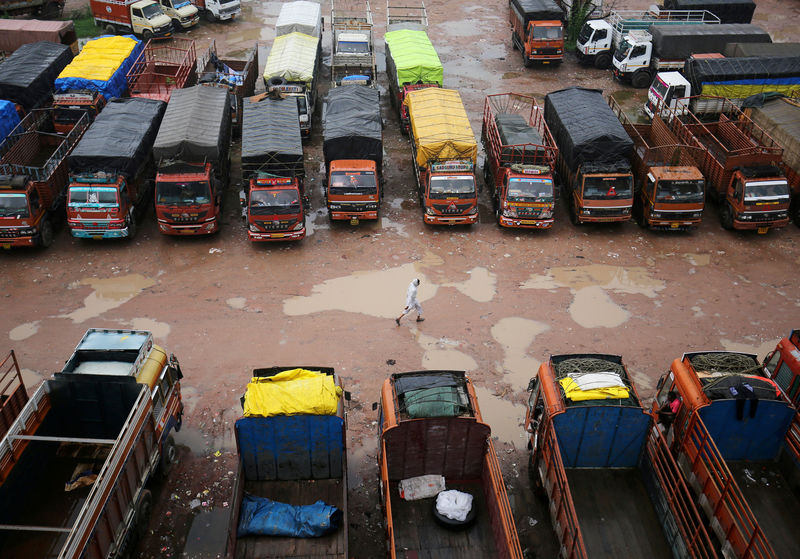 Indian truckers end strike after eight days