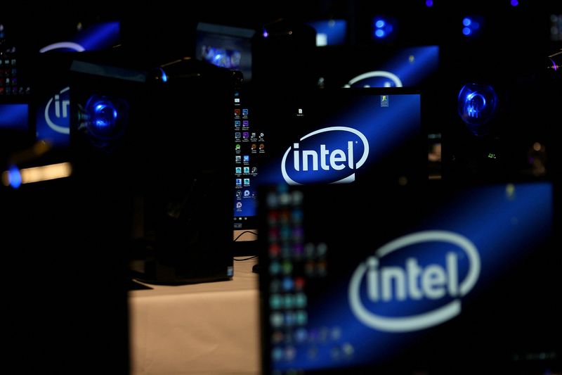 Intel shows research for packing more computing power into chips beyond 2025