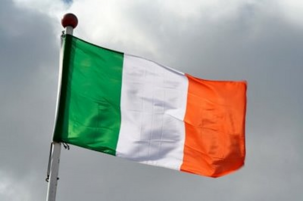 Ireland sells 1 billion euros of four, 10-year bonds