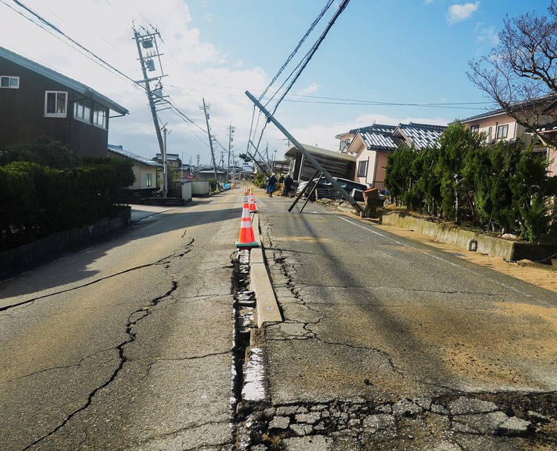 Japan to double budget reserves for FY24/25 to respond to earthquake reconstruction - Asahi