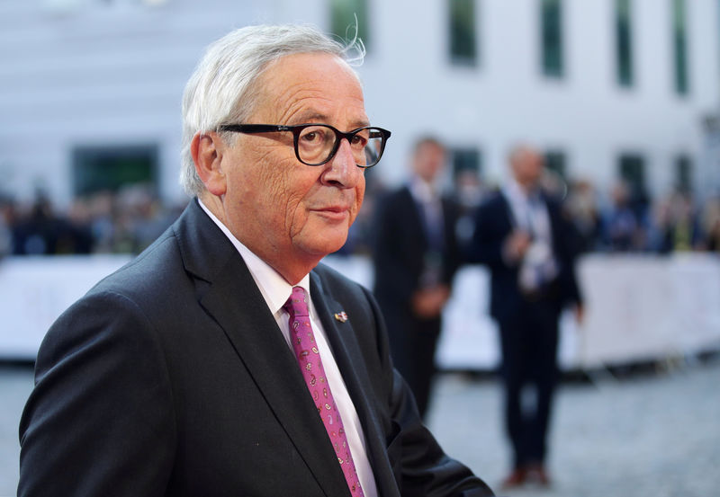 Juncker says Italy not keeping its word on deficit