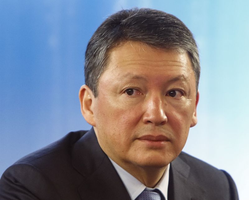 Kazakh tycoon gives up stake in major oil trader