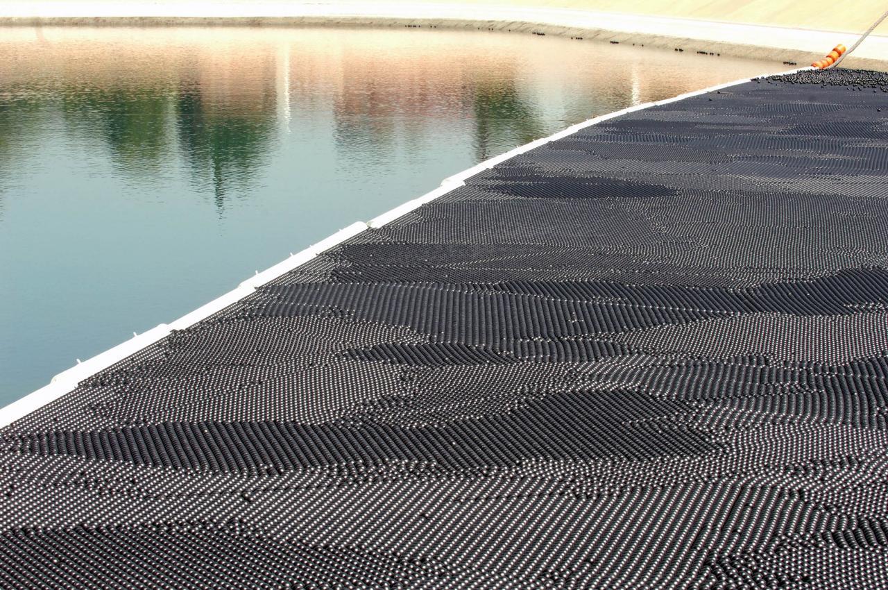 Los Angeles removing shade balls from some reservoirs