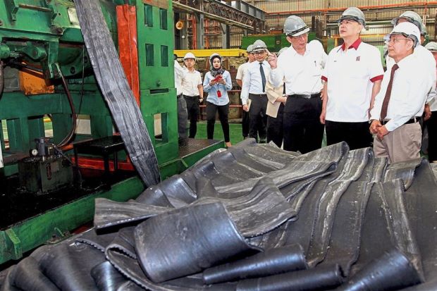 Malaysia: Use local rubber products, says Mah