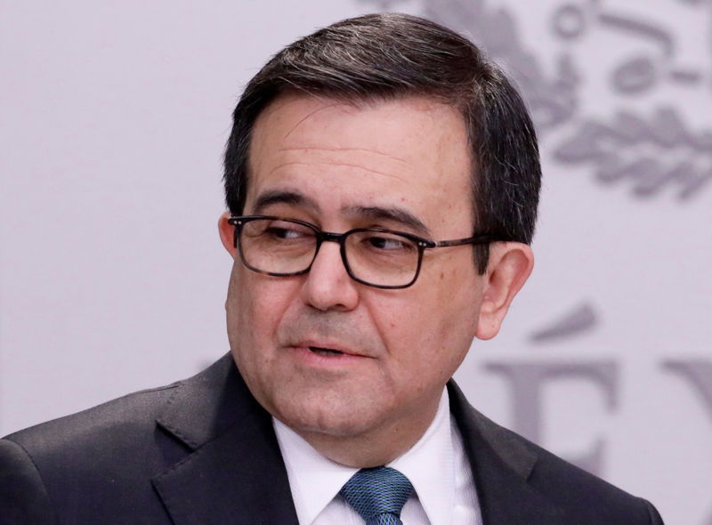 Mexico says many NAFTA issues remaining but not complex ones