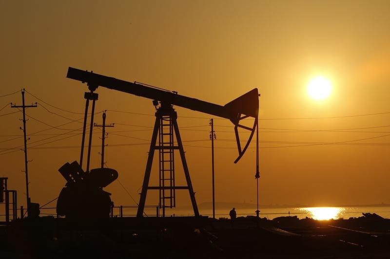 Oil prices steady at 4-mth low, set for fourth straight week in red