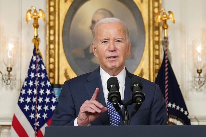 Oil industry, green groups challenge Biden offshore drilling plan