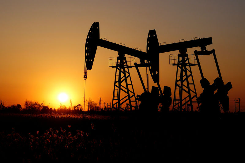 Oil prices fall on rising U.S. rig count, economic slowdown Oil prices fall on rising U.S. rig count, economic slowdown