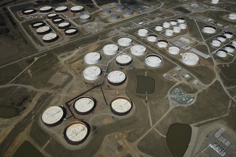 Oil Prices Rise as Investors Look Ahead to Stockpile Data