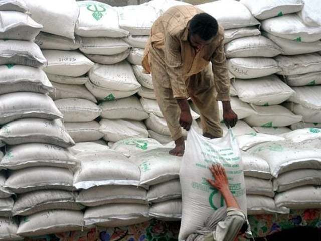 Pakistan tenders for 50,000 tonnes sugar, delays previous tender