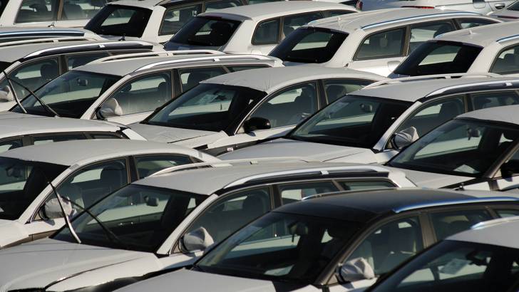 Passenger car registrations: +2.9% during first half of 2018; +5.2% in June